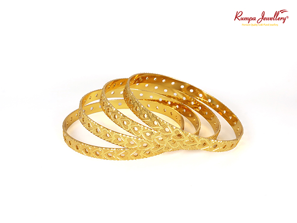 Four pieces Bangles